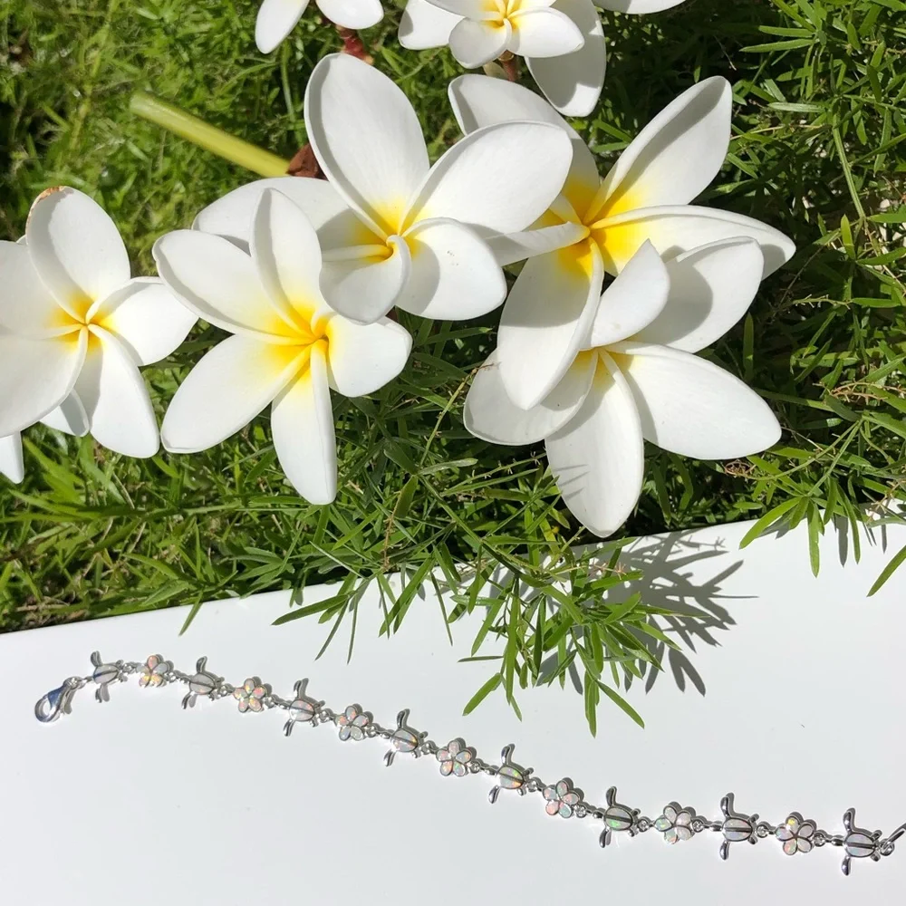 925 Sterling Silver white Opal Plumeria 🌸and Turtle 🐢  with 14kw gold overlay